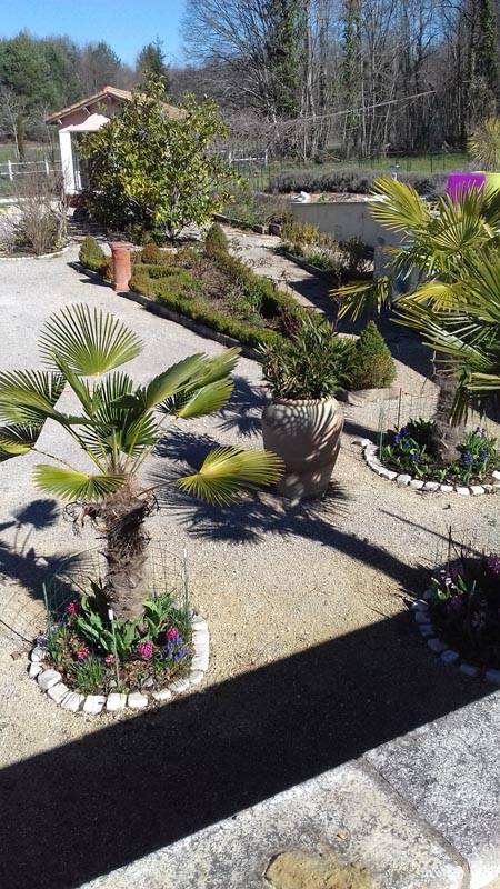 Le jardin - La Table de Pierre dans le Périgord